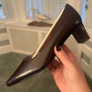 NWT Naturalizer Gabriella Brown Leather Pumps - Size 8.5M